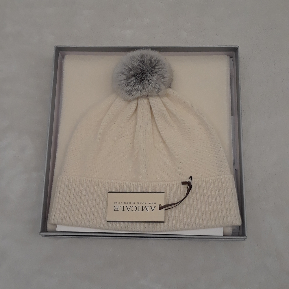 Amicale Cashmere Beanie & Scarf 2-piece set